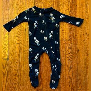 Kyte Baby Zippered Footie Pajamas | Midnight Magnolia Pattern | 3-6 month
